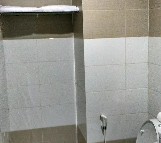 Hotel Maxi Kedonganan 2*