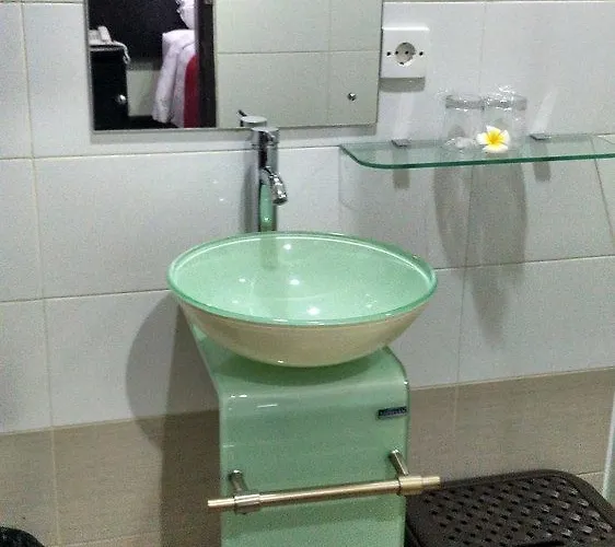 Hotel Maxi Kedonganan 2*
